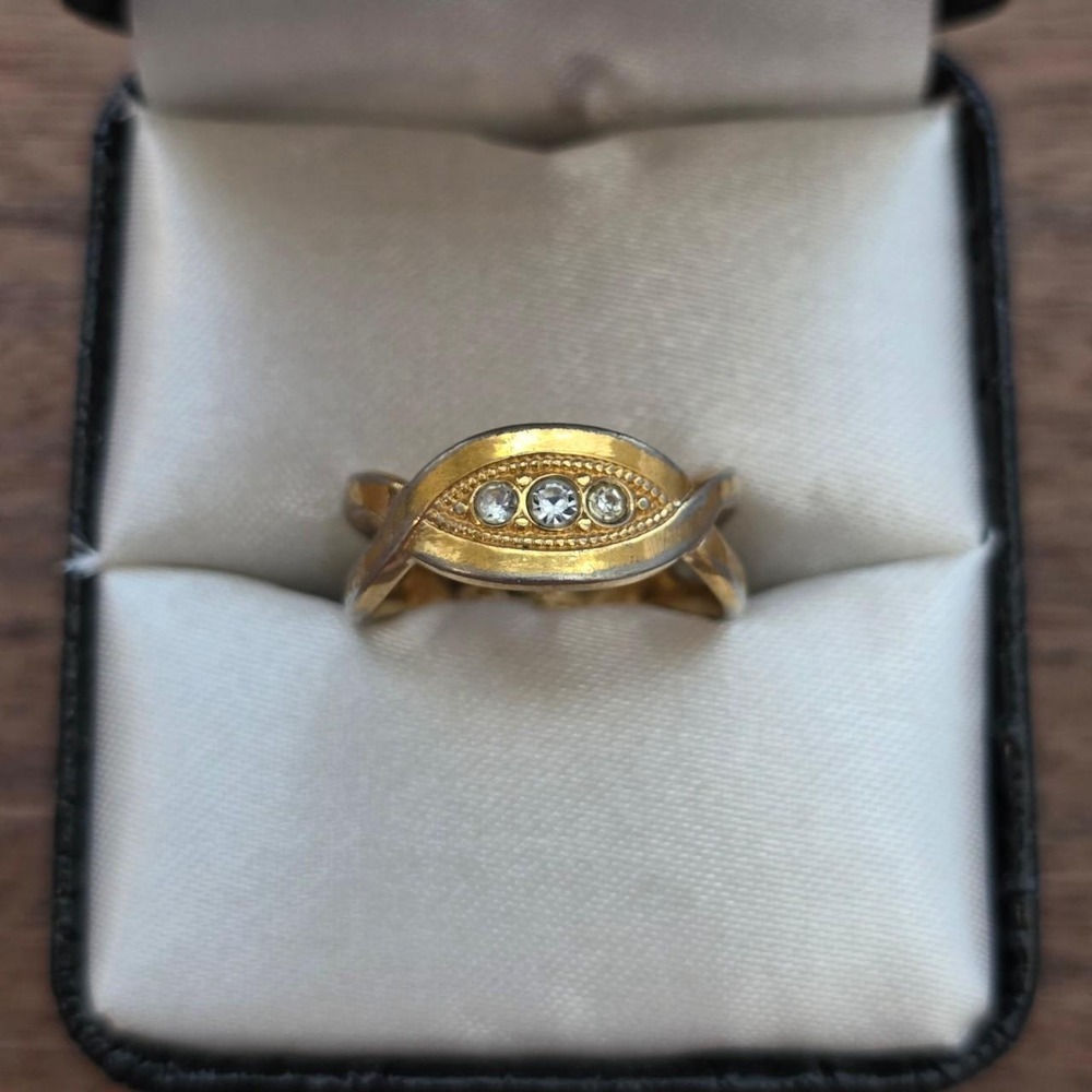 Vintage Avon Gold Tone Rhinestone Navette Ring Size 6 Victorian Style Retro